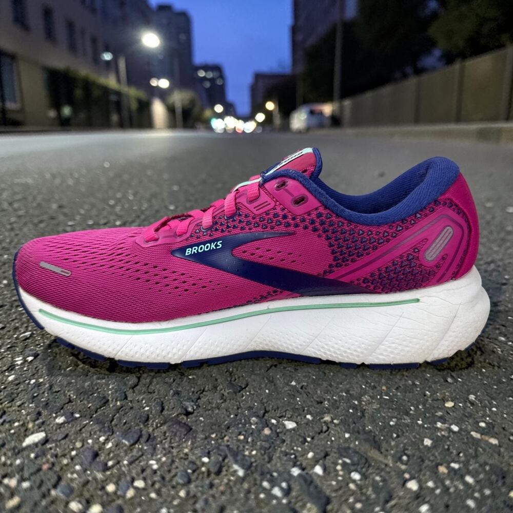 Brooks Ghost 14 Womens Running Shoes Size 8 B Pink Blue Magenta Athletic Sneaker